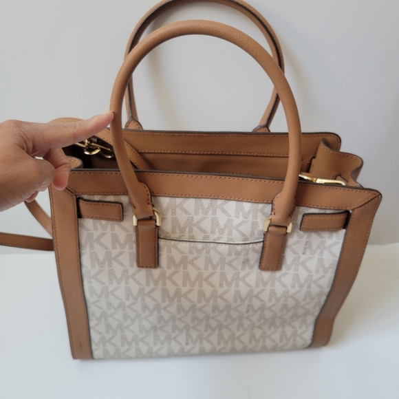 Michael Kors Dillon Satchel Vanilla & Acorn Signature - Picture 3 of 16